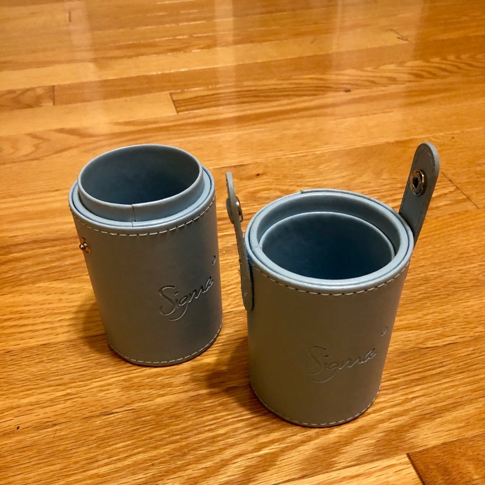 Sigma travel brush cup holder - Mrs. Bunny